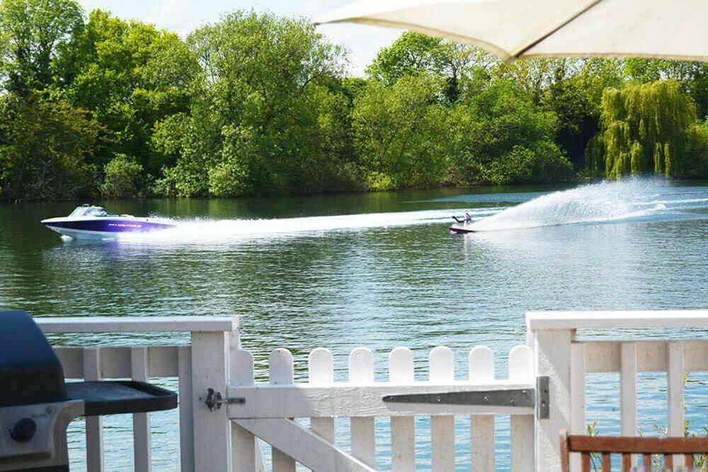 Mallard Lodge Cirencester Bagian luar foto