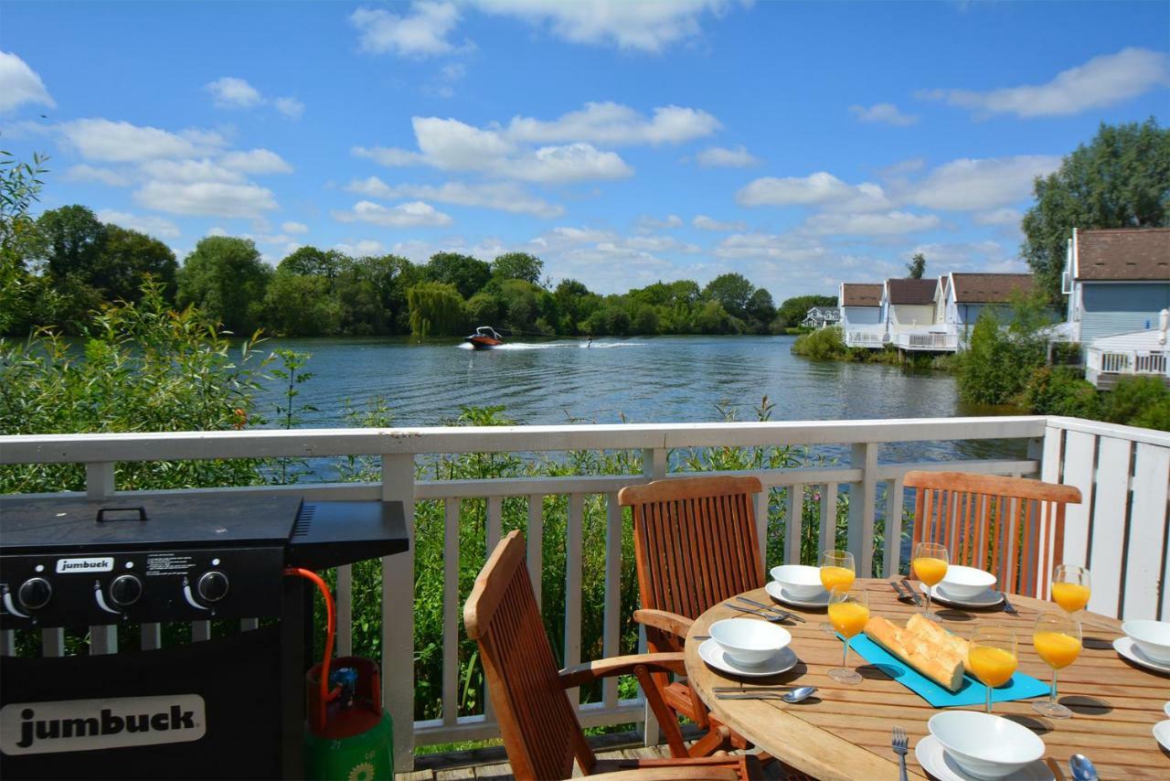 Mallard Lodge Cirencester Bagian luar foto